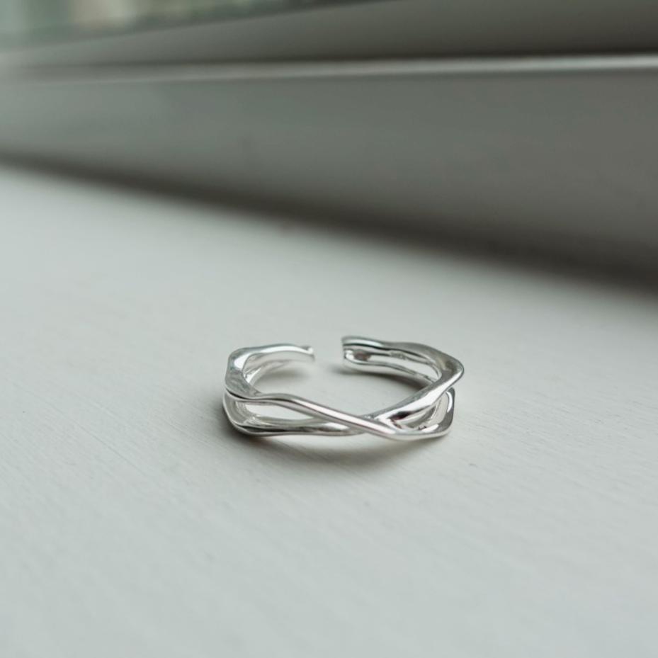 Silver Criss Season Ring