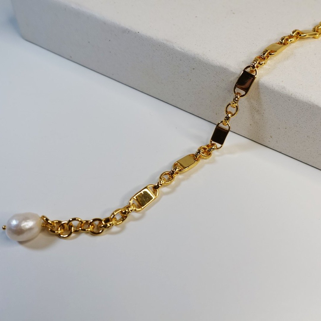 Golden pearl chain bracelet